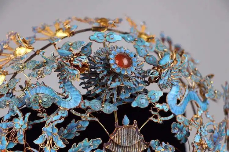 银鎏金累丝嵌百宝点翠龙凤纹凤冠