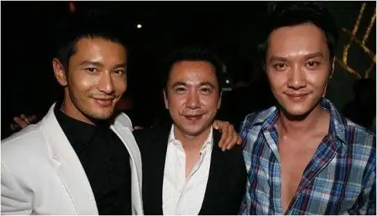 为了吸引这些人才,王中军和王中磊兄弟二人承诺提供股份,抵挡金钱利益