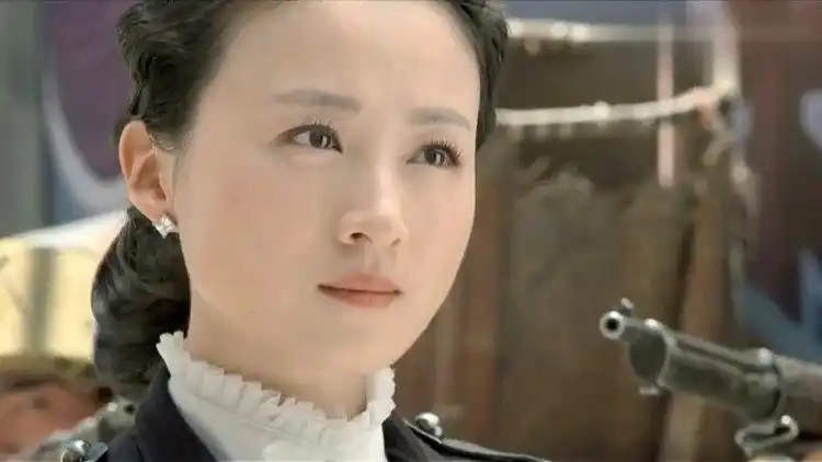 黑狐之风影:顾婷为救战友,耗尽子弹,最终不幸牺牲