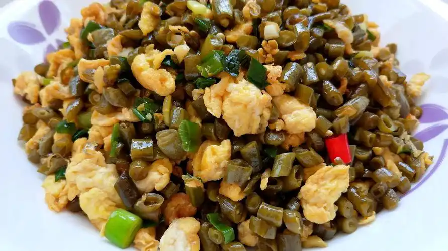 酸豆角加鸡蛋这样做真好吃,做法简单,酸爽开胃,特别下饭