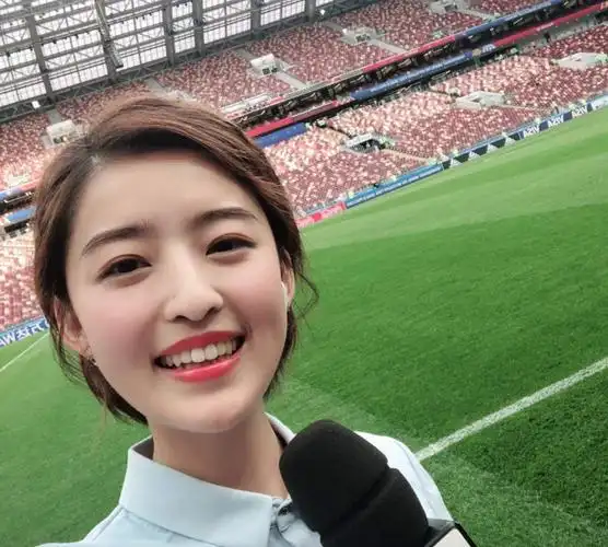 球迷送祝福,老公身份神秘|体育晨报|央视|杨茗茗_新浪新闻