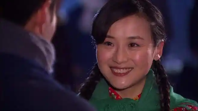 一生只爱你:一生一世等一个人,男子的承诺,回头一看太感人!