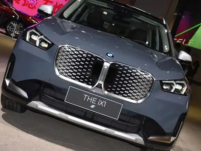 华晨宝马 宝马ix1 2023款 xdrive30l x设计套装