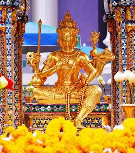 去泰国旅游,曼谷四面佛是必去的景点,拜佛心愿达成后记得要还愿
