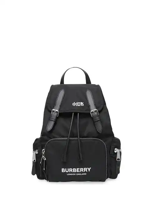 burberry经典款双肩包一年只打折一次