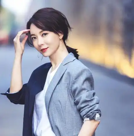 女演员陈数《不完美受害人》正在热播中,作为中戏毕业的女演员,陈数