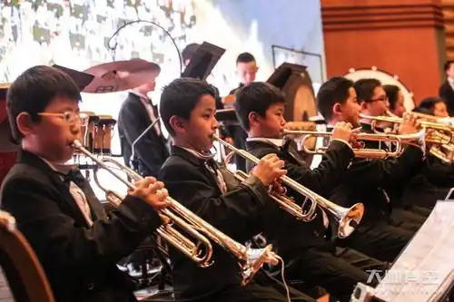 一场交响乐团音乐演出,主角竟然是几十个乳臭未干的小孩!