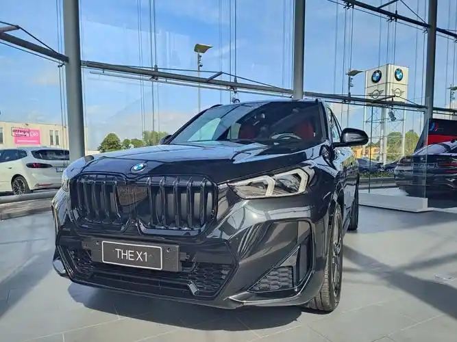 黑武士的设计 重磅车系 很有实力 全新宝马x1