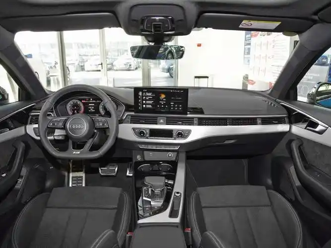 奥迪(进口) 奥迪a4(进口) 2021款 avant 先锋派 40 tfsi 豪华动感型