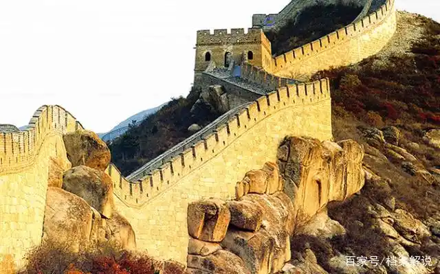 长城高度7.8米,借着过云梯就能爬上,秦始皇为何还要费力筑它?