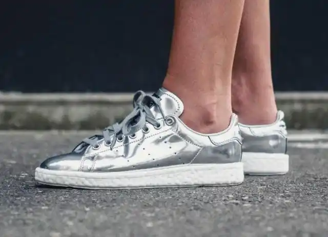 目前这款球鞋已在部分店铺上架,官网上架日期目前尚未公布.