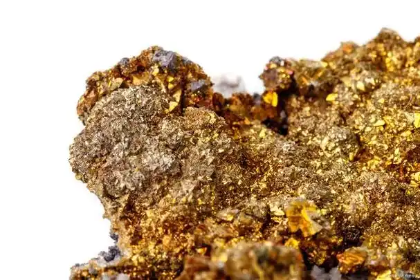 金在矿石中常以游离状态产出,最常见的矿物为自然金与银金矿,它们都