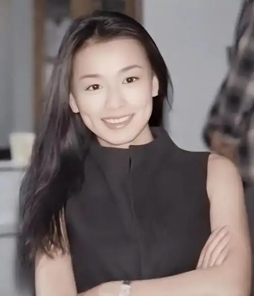 张庭年轻时的照片是真的冻龄