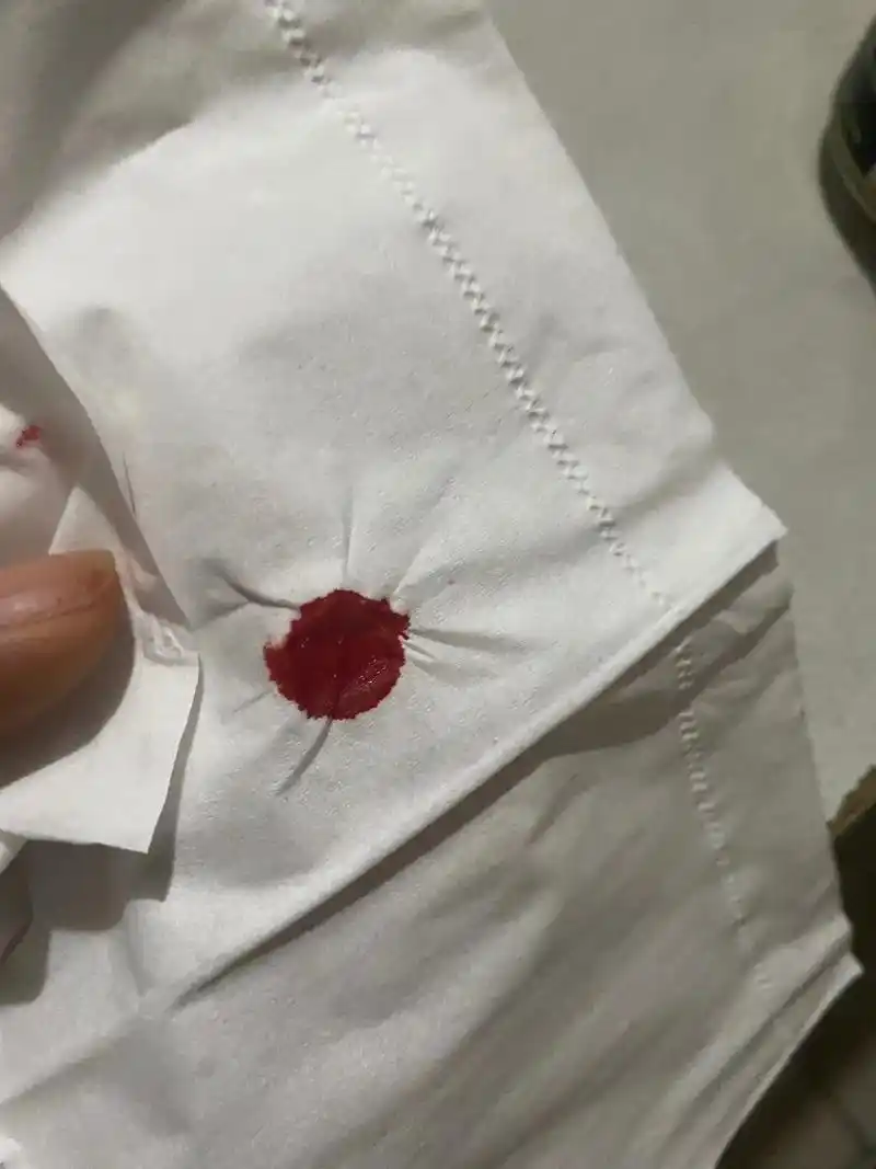 天气干燥,最近最半夜醒来,常做的事就是纸巾鼻血纸巾鼻血, 广 - 抖音