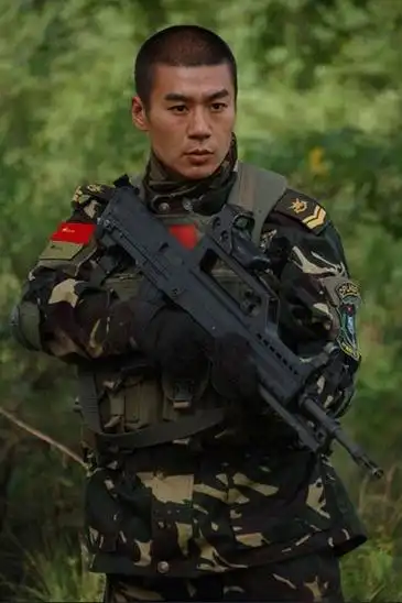 相关问题三,我是特种兵之火凤凰雷战是谁演的 徐佳个人资料及照片