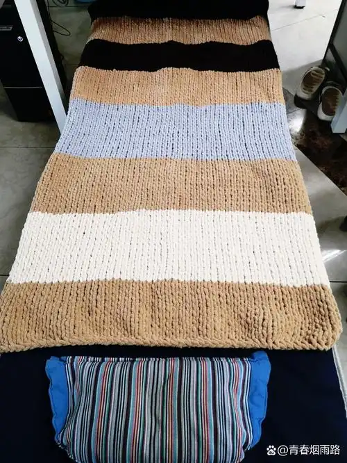 棒针|毛毯篇:剩线拼凑,平针小毯子 刚织好小垫子,又软和又暖和铺在
