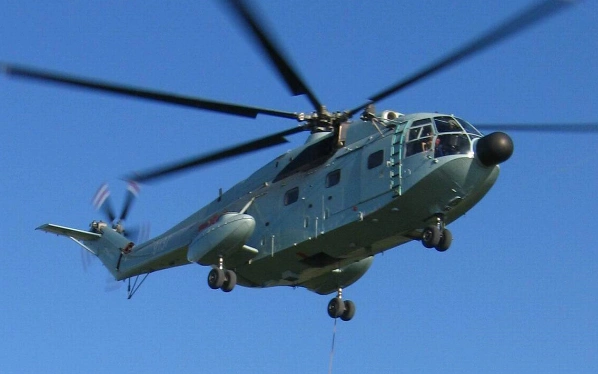 可以看出的是,这款"直8l宽体武装运输直升机"在实际的用途中,因为宽大