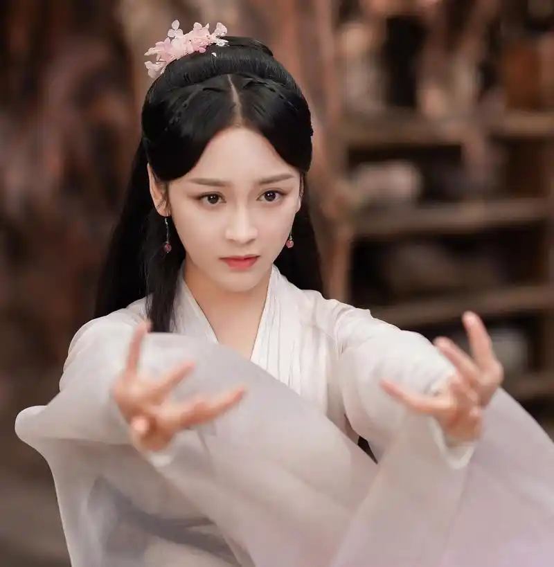 精美图集|清雅脱俗的古装美人王一菲