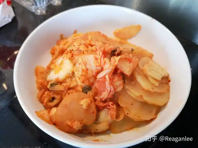 英国电气男博后的食谱-40辣白菜炒土豆片 - 知乎