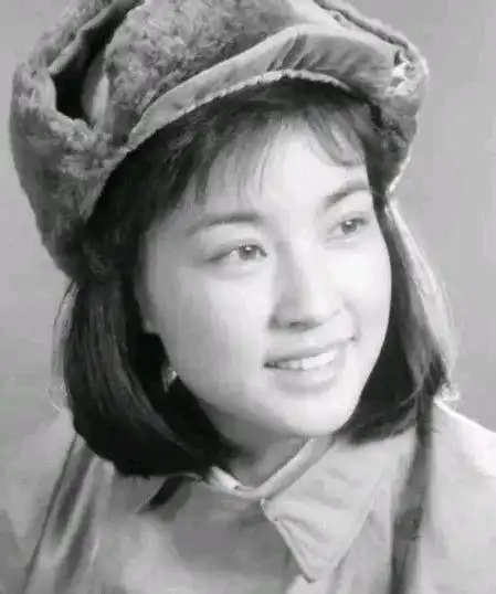 刘晓庆,范冰冰都曾是娱圈女皇,坐牢,缴八亿后,如今结果大不同