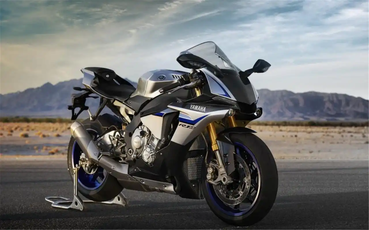 经典款雅马哈公路赛摩托机车高清电脑桌面壁纸