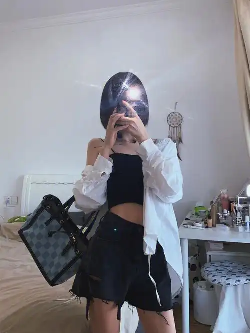 ootd短发女孩的秋日穿搭上线0169