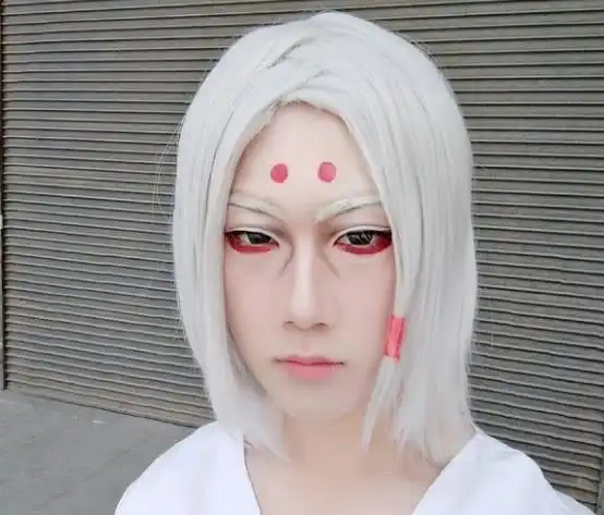 小伙cos君麻吕本以为神还原看到头上的两点腮红网友笑了