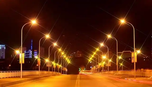 在夜景拍摄中,星光镜表现优异,效果显著