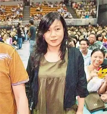 17岁开始相恋,因为女孩很喜欢狄龙扮演的萧十一郎,张宇给女孩取了一个