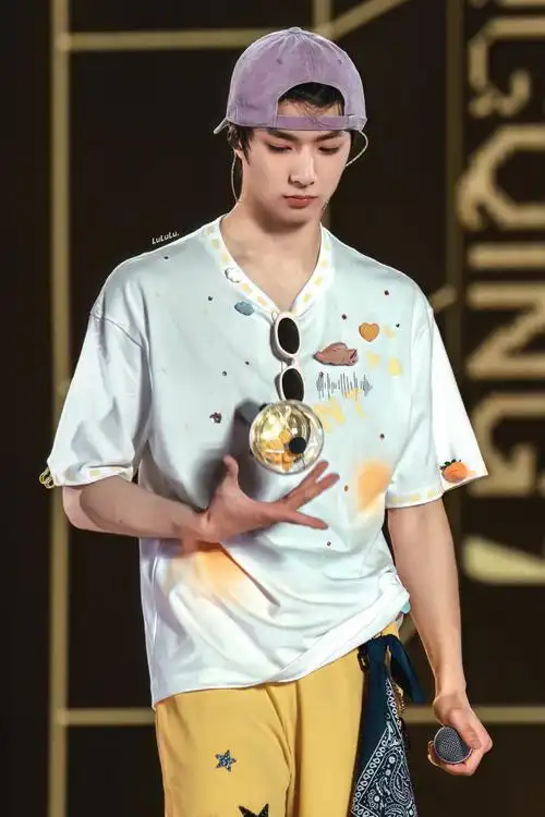 刘耀文重庆演唱会