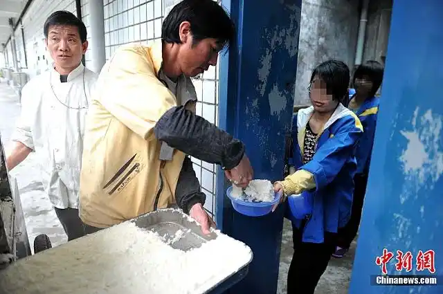 3月21日,记者走进福州市第二看守所女子监区,拍摄了一组花季少女的监