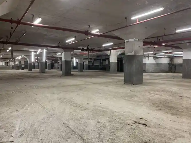 出入口开在隔壁小区,丰台一小区地库闲置15年事出有因