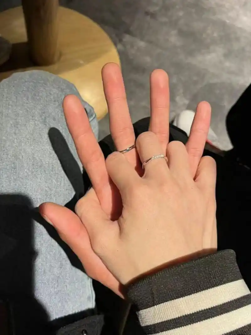 情侣拍照99秀恩爱手势合集7815 浪漫至死不渝95 能够牵手的