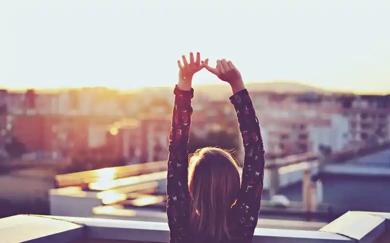 非主流美女背影唯美图片电脑桌面壁纸