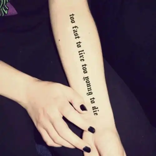 哥特式我知道具体怎么转换明天就要去纹身了超喜欢这张图的字体求大神