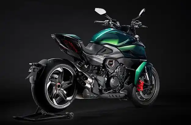 杜卡迪diavel for bentley限量版摩托车的侧进气口与双色前格栅交相