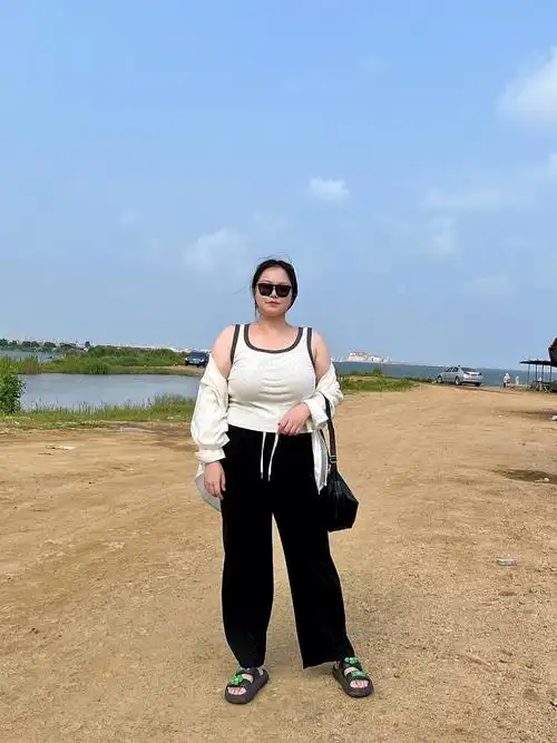 180斤出游看海穿搭我白是有原因的60