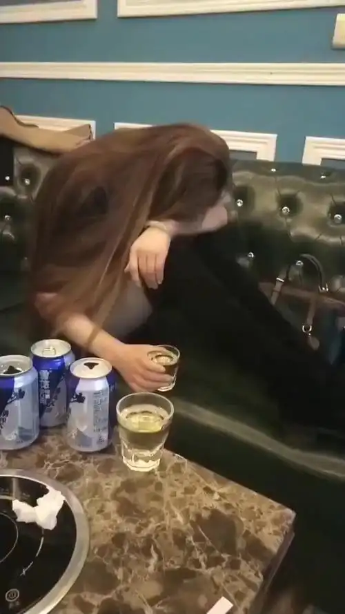朋友老婆单独约我喝酒喝醉了她一直哭我该怎么办?_哔哩哔哩_bilibili