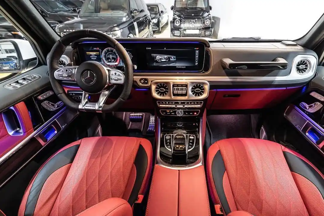 全新奔驰大g g63 amg,白色的山地越野车