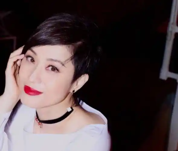 原创原创桃花女陈法蓉半生情路坎坷曾自爆有婚姻恐惧症现仍单身一人