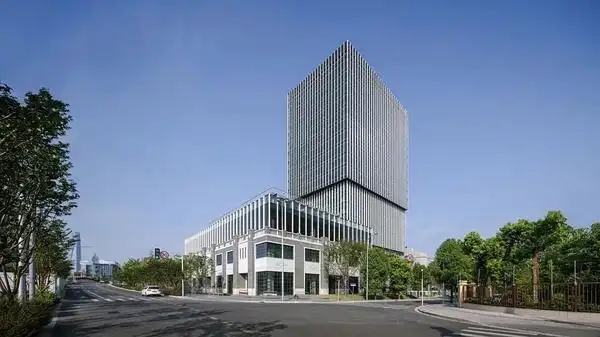 办公楼东外滩新地标上海中企滨江智慧广场