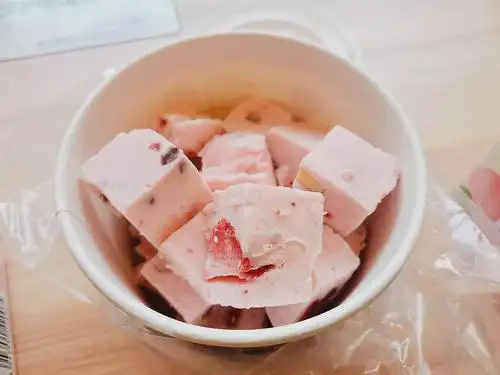 脆皮草莓厚切炒酸奶