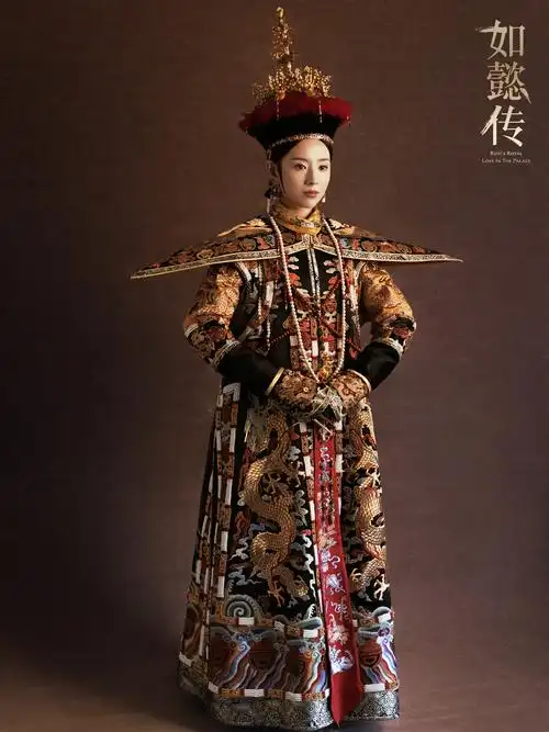 而在秦岚下线不久后,《延禧攻略》姊妹篇《如懿传》开播,虽然因年少