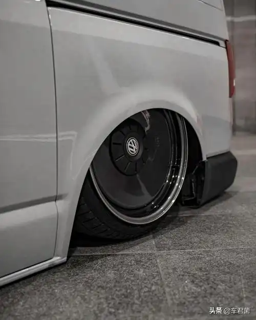 大众面包车低趴改装案例