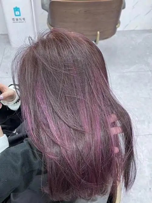 染完被夸爆的发色雾霾紫挑染