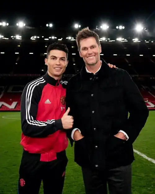 c罗加成汤姆布雷迪刚退役又复出