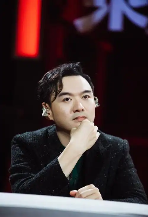 乘风破浪的姐姐音乐总监赵兆图片