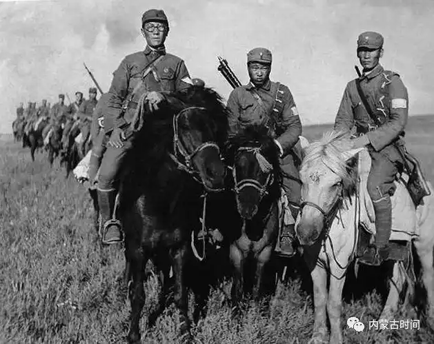 摄制组深入锡林郭勒盟,通辽市,赤峰市等地实地走访了大量骑兵老战士