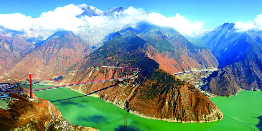 雅康高速泸定兴康特大桥