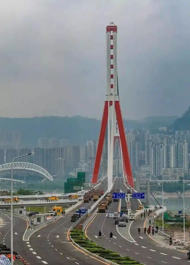 这个"四线城市",却是世界"桥都"